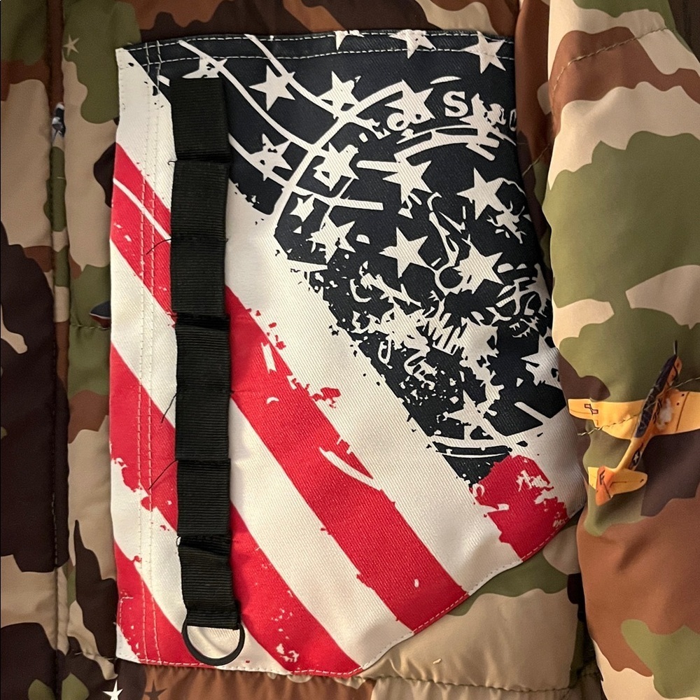 Reason men’s quilted, hooded USA winter jacket with flags and airplanes. Size M View 4